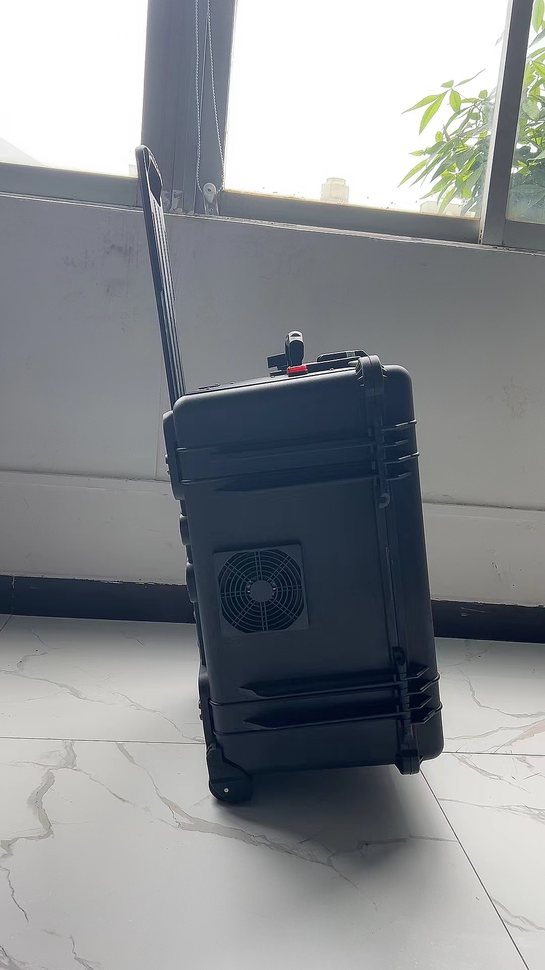 云龙手拉箱型移动通信干扰器